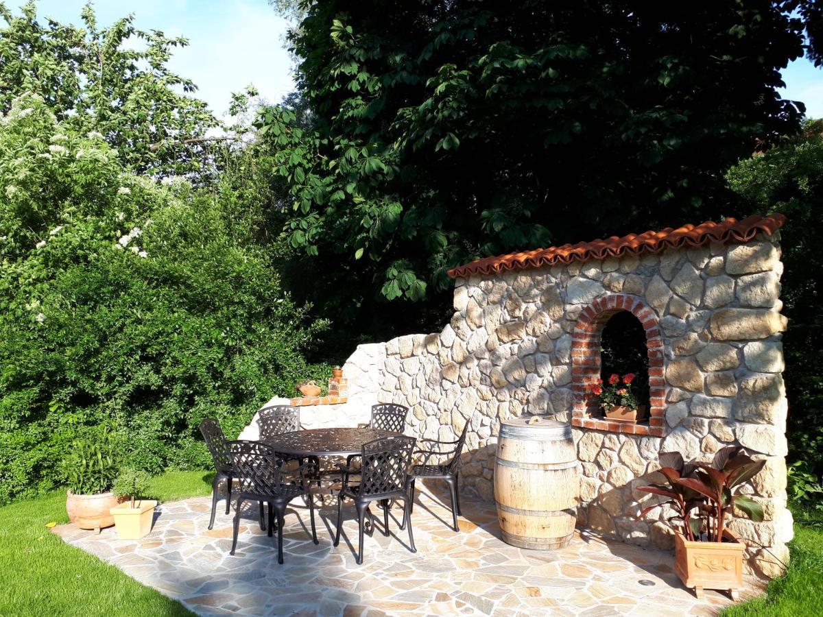 Ferienwohnung Pension Am Weinberg Mainstockheim Exterior photo